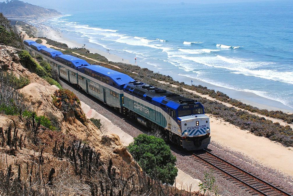 San Diego Coaster 2101 pullling north